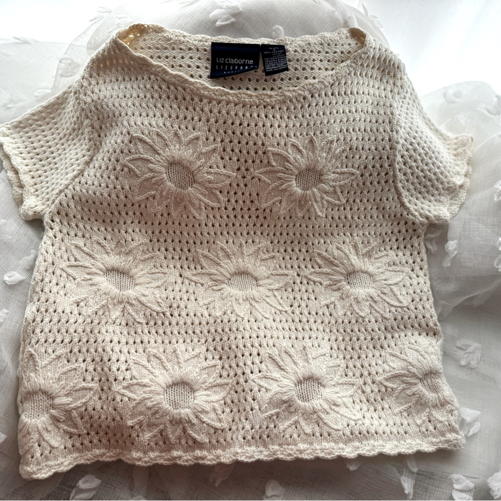Liz Claiborne short sleeve sweater with flowers